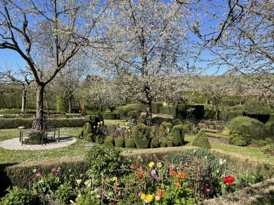 Spring in the park of Domaine Bentz